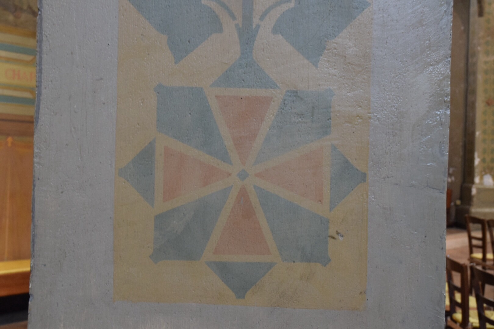 This painted graphic provides square and triangle shape inspiration from Paris for quilters.  